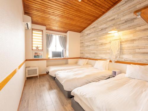 No pets allowed - Triple Room with with Shared Bathroom - Non-Smoking