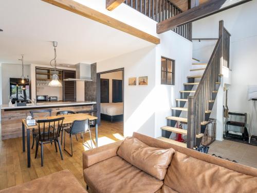 Maisonette Suite Room - Up to 7 guests and Up to 1 dog - Pets allowed ペット同伴可【禁煙】メゾネットスウィートWEST