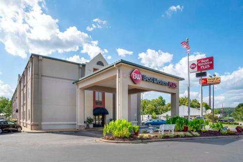 Best Western Plus Oak Mountain Inn in Pelham, USA