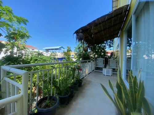 Deluxe Double Room (2 Adults + 1 Child) image 10