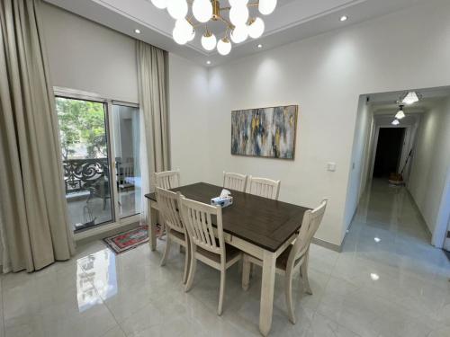 Lovely Brand new 3 BR with maids room, Dubai (foto 7)