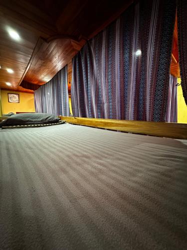 Single Bed in Mixed Dormitory Room image 4
