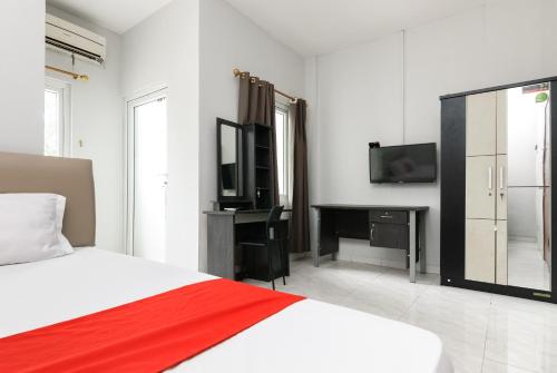 Collection O Tangerang Near Garuda Training Center in Jakarta