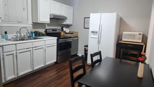 Two Bedroom Cottage near Nashville-Downtown in Nashville, USA
