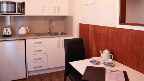 المرافق, The Staging Post in Longreach