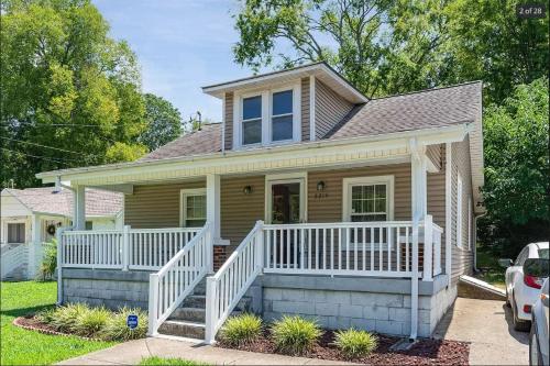 Two Bedroom Cottage near Nashville-Downtown in Nashville, USA