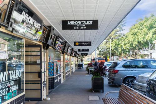 Pet-Friendly Home Just Minutes from Bondi Beach - image 5