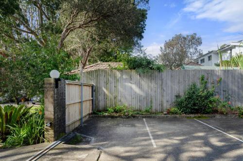 Pet-Friendly Home Just Minutes from Bondi Beach - image 11