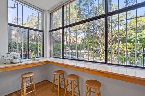 Pet-Friendly Home Just Minutes from Bondi Beach - image 10