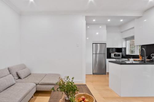 Pet-Friendly Home Just Minutes from Bondi Beach in Bellevue Hill