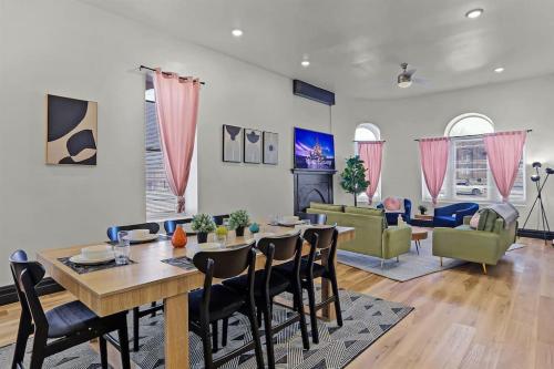 Jefferson Avenue- Large St Louis Home Game Room & Walkable Location in Soulard, USA