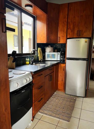 Designer-inspired 1bed1bath Condo Close To Beach