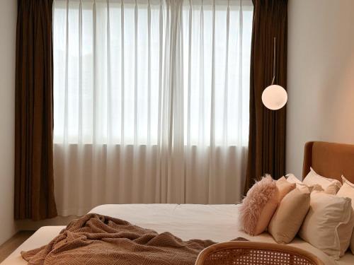 Deluxe Double Room image 3