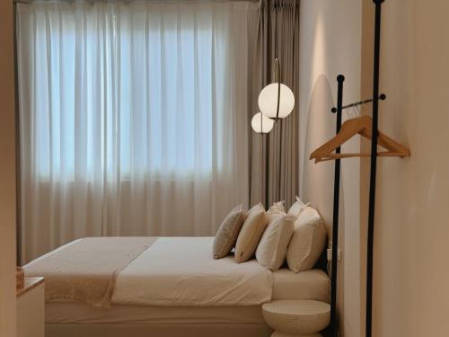 Superior Queen Room image 9