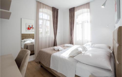 Stunning Apartment In Split With Wifi, Сплит (фото 10)