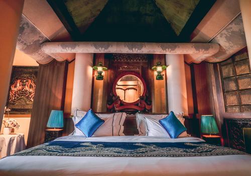 room detail thumbnail 0