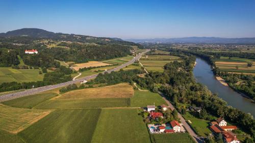 Apkārtne, Brezov kot in Jesenice Na Dolenjskem