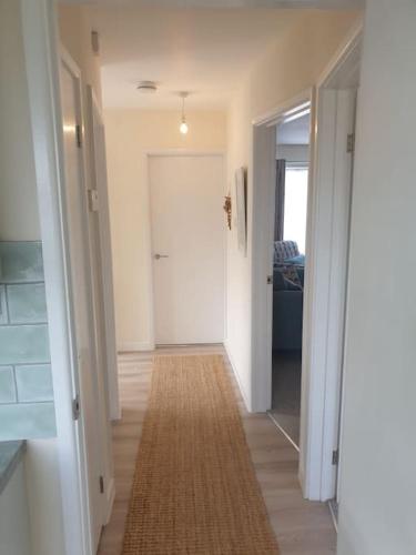 Modern Brixington 2 Bed, 5 minutes from the beach in Withycombe Raleigh