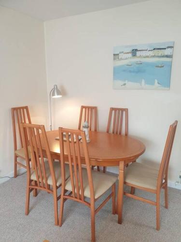 Modern Brixington 2 Bed, 5 minutes from the beach in Withycombe Raleigh