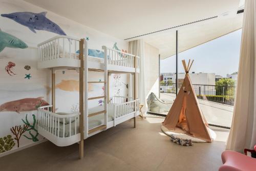 Villa Al Fresco Sitges Center and 10 minutes walk from beach Amaizing Design New Villa and new urbanization - image 4