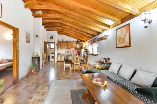 Közös társalgó / TV, Villa Serena with pool in Budak