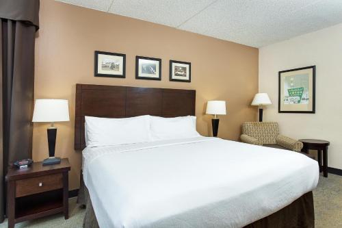 Standard Room image 4