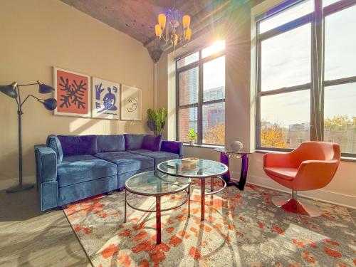 McCormick Place amazing 2b-2b with city view and optional parking for up to 8 guests in Chicago, USA