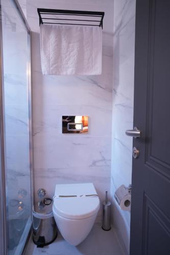 Double Room image 10