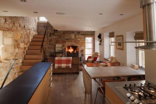 Maybell Cottage, Your Luxury Seaside Pad in Pittenweem