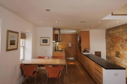 Maybell Cottage, Your Luxury Seaside Pad in Pittenweem