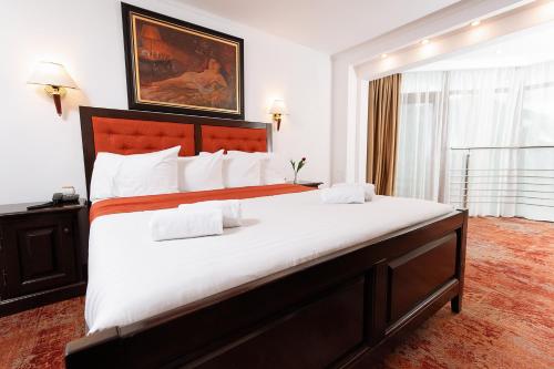 ห้องอาหาร, เปียตรา มาเร่ (Piatra Mare) in โปไอนาบราซอฟ