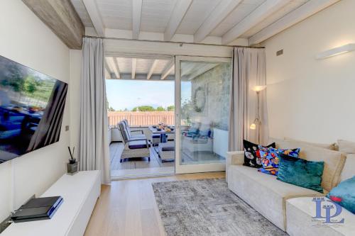 Marriott Warda Lovely Suite DesenzanoLoft Official Partner Homes & Villas by Marriott Bonvoy - Apartment - Desenzano del Garda