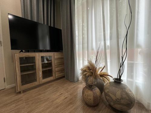 EM HOME Sukhumvit Bangkok - near Terminal 21 EM District Malls BTS and MRT Lines - image 2