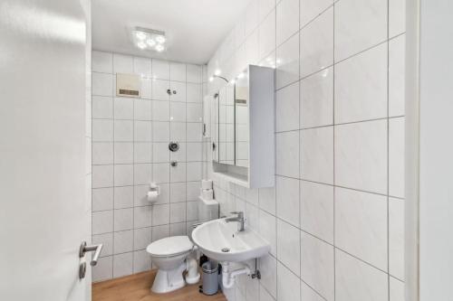 Bathroom, RO02 Work & Stay in Darmstadt! in Arheilgen