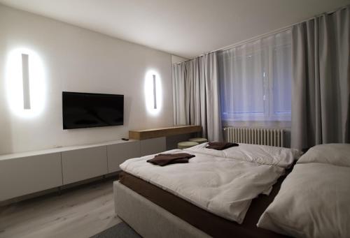 Twin Room with Private Bathroom image 2