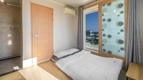 1 futon bed