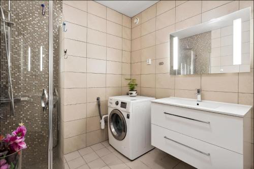 Stylish & Modern Apartment, in Centre, Free Parking spot !, Trondheim (Foto 9)