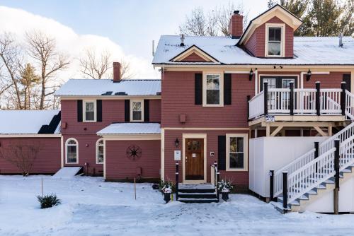 TuckAway Suites at East Branch in 巴特利特