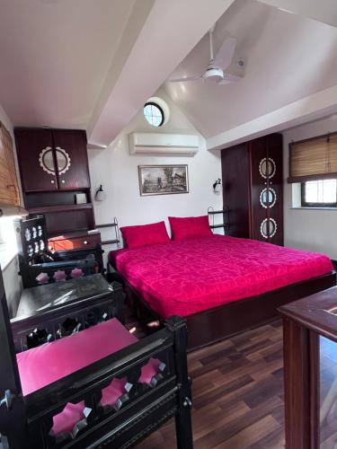 Cottage I 5min to M-2 Motorway 10min to BahriaTown - image 9