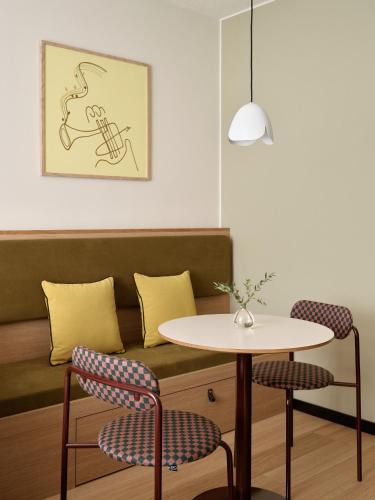 Faciliteiten, Bob W Kaarti near Sea Fortress Suomenlinna