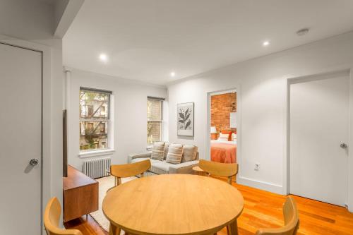 East Village Escape with 3BD 2BA near Tompkins Square Park in New York, USA