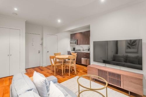 East Village Escape with 3BD 2BA near Tompkins Square Park in New York, USA