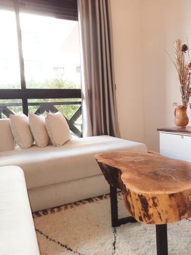 Somptueux appartement avec terrasse et piscines