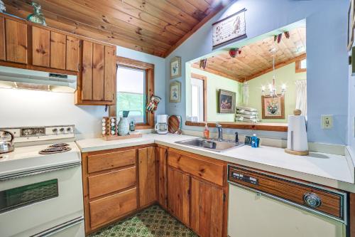 half Mi to Ski Secluded Home in Vermont in Londonderry, USA