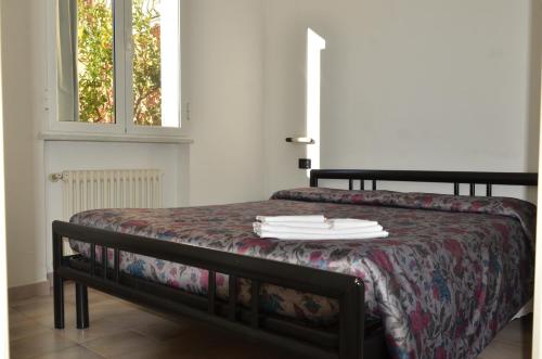 1 queen bed, 1 sofa bed