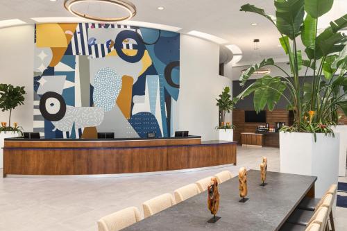 Vestíbulo, DoubleTree by Hilton Fort Myers at Bell Tower Shops in Fort Myers City Center