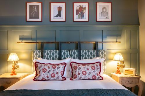 2 twin beds