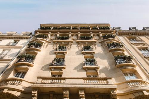 Little Palace Hotel - image 11