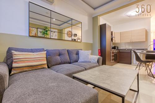 Cosy 1BR Apt with sofabed & balcony in St'Julians by 360 Estates, St Julian's