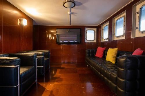 Stunning 130ft Classic Yacht, Manchester (fotografie 10)
